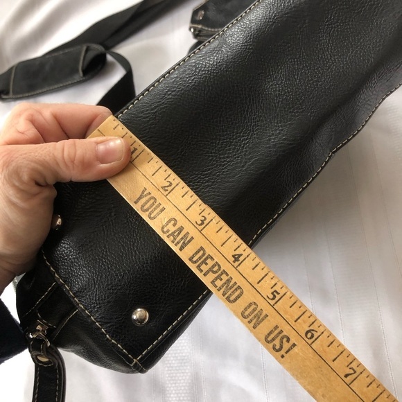 Kenneth Cole Reaction Laptop Bag - Picture 12 of 14